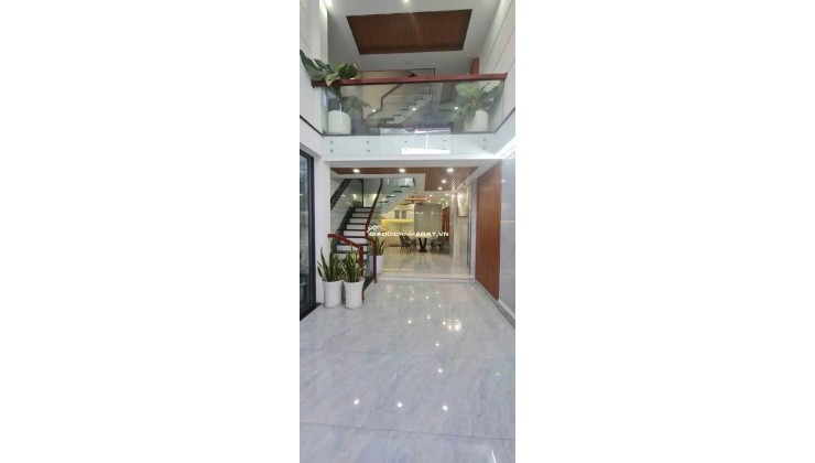 Nhà đẹp xây kiên cố 5 tầng – 4PN 5WC – Hẻm ô tô nhỏ – Dọn vào ở ngay – Vị trí gần Tân Kỳ Tân Quý – Giá tốt 8 tỷ