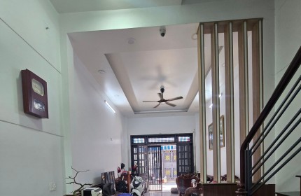 BÁN GẤP NHÀ 5 TẦNG, HẺM NHỰA XE TẢI 6M NGAY CHỢ TÂN HƯƠNG, GIÁ NHỈNH 8 TỶ