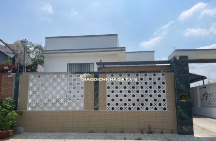 Chính chủ bán gấp biệt thự nhà vườn có hồ bơi 621.9m2 ở Thủ Đức