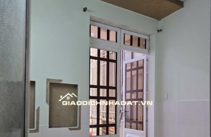 Bán nhà Q7: 35m2, 2 tầng, 2pn, sổ hồng, hẻm Huỳnh Tấn Phát, gần KCX Tân Thuận. giá 3.5 tỷ,