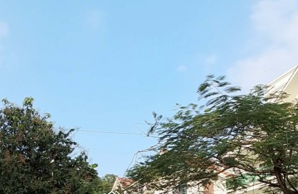 Bán nhà phân lô Bộ Quốc Phòng Thạch Bàn 96m2, MT 7.7m, vỉa hè, 17.8 tỷ 0372311369