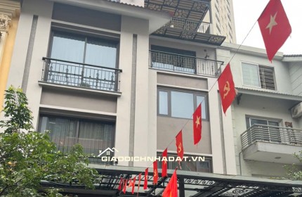 Cần bán BT Trung văn Hancic,Tố Hữu, DT 105mx 4T,MT 9m. Giá 35,5 tỷ. LH: 0964769634