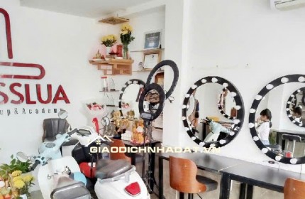 cần bán nhà mặt tiền đang cho thuê14tr/1 tháng (gần chợ tân bình)