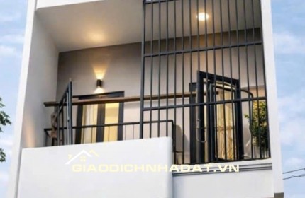 Bán nhà mới xây 3 tầng Long Hòa, thanh toán trước chỉ 900 triệu, nhận nhà ngay.