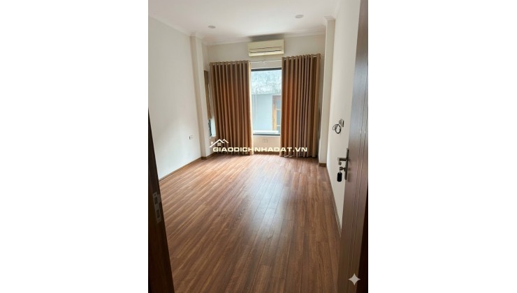 Nhà gần Trích Sài Tây Hồ ngõ thông – 2 phút hồ - thế đất đẹp – 3 gác đỗ cửa - ở sướng