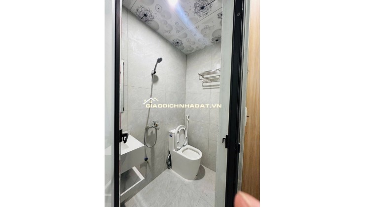 Bán CHDV Quan Nhân gần ôtô, 110m2 - 7T - thang máy, full nội thất mới xịn xò, doanh thu 1.8 tỷ/năm, giá 26.9 tỷ