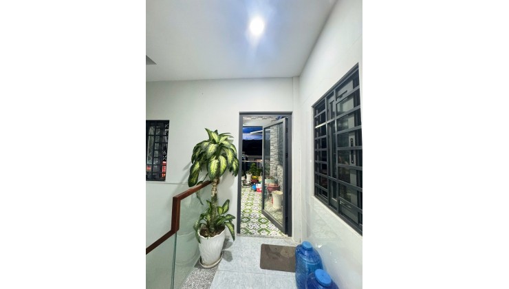 Cần bán gấp siêu phẩm nhà 4 tầng tại Tân phú- Giá công khai 6.5