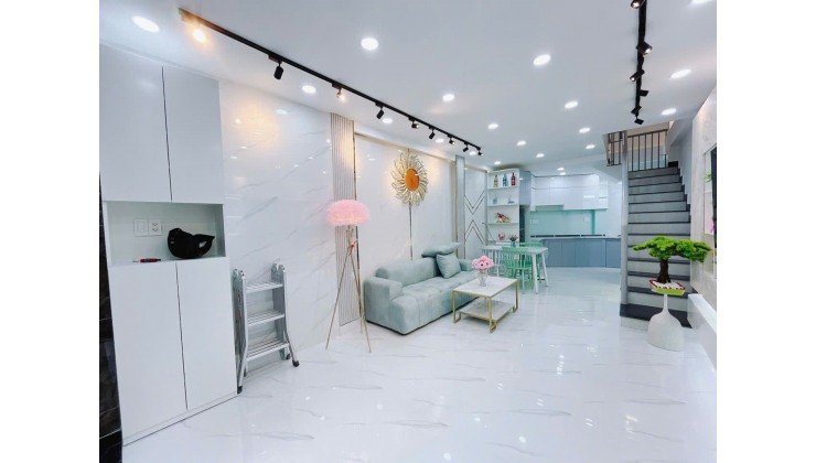 Chủ cần bán nhà / Nguyễn Thị Thập mặt tiền hẻm xe hơi