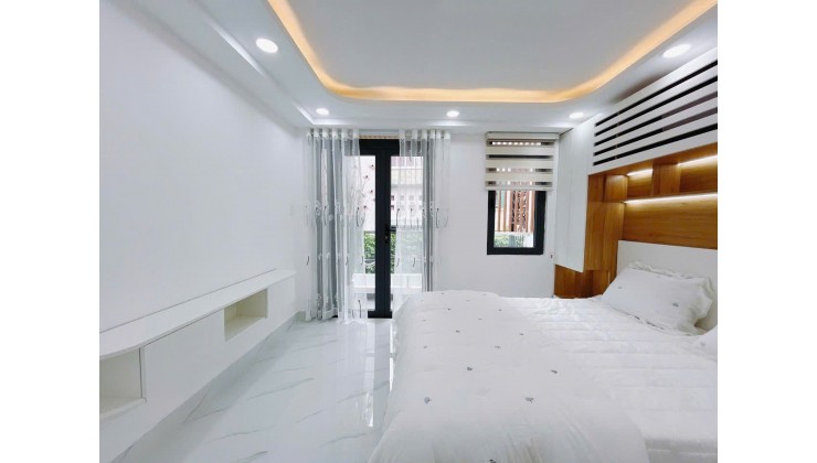 Chủ cần bán nhà / Nguyễn Thị Thập mặt tiền hẻm xe hơi