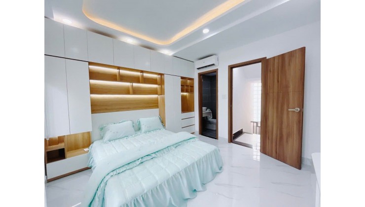 Chủ cần bán nhà / Nguyễn Thị Thập mặt tiền hẻm xe hơi