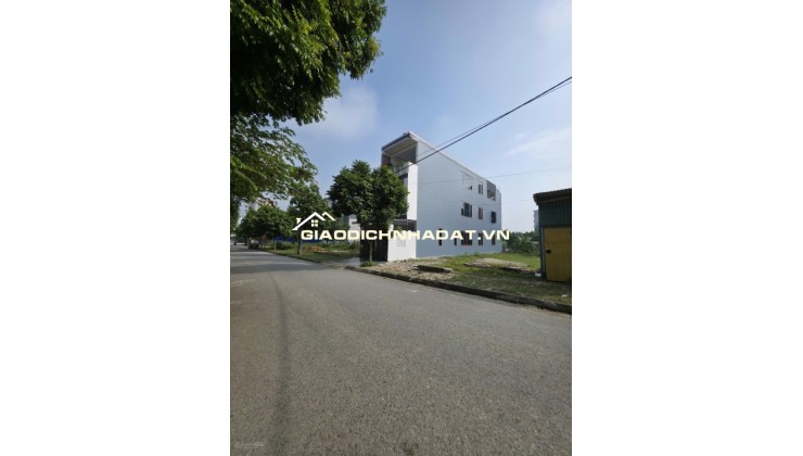 Tôi bán nhanh lô đất 100,1m2 full thổ tại Phú Cát, Hà Nội, sổ đỏ, đường oto tránh nhau, giá 3 tỷ