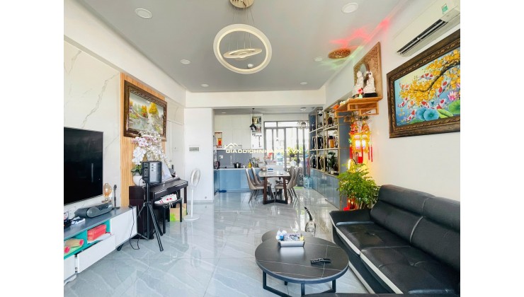 Bán căn hộ 3PN 98m2 tại Lý Thường Kiệt Q11, Tầng 8 Full nội thất