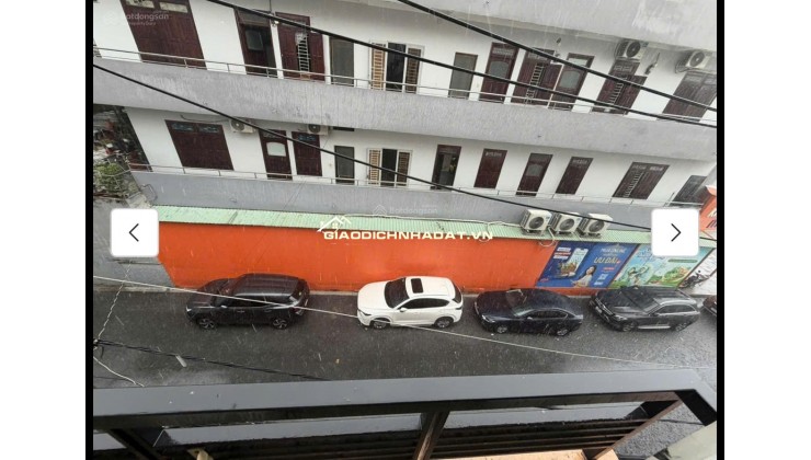 Cho thuê nhà nguyên căn hẻm xe hơi 4pn 3wc tại Hoàng Hoa Thám - Tân Bình