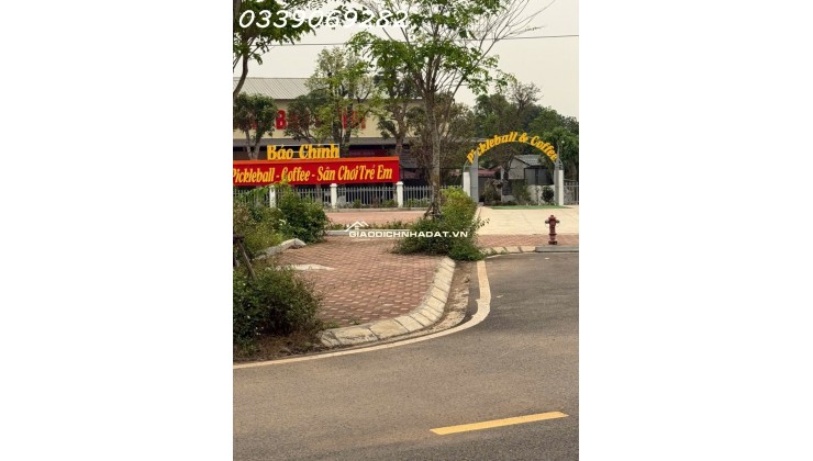 Thanh lý lô đất 100m2 gần Đại học Quốc Gia, khu vực trung tâm Hòa Lạc. Phù hợp xây trọ, đầu tư sinh lời, kết nối Metro 5 – Quốc Lộ 21. Liên hệ xem