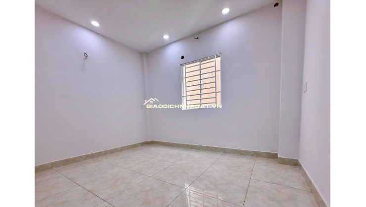 Cần bán nhà chất giá tốt tại đường Phạm Văn Chí Quận 6