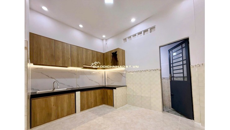 Cần bán nhà chất giá tốt tại đường Phạm Văn Chí Quận 6