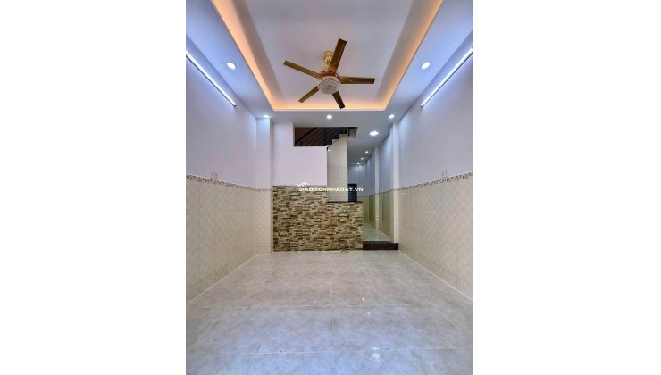 Cần bán nhà chất giá tốt tại đường Phạm Văn Chí Quận 6