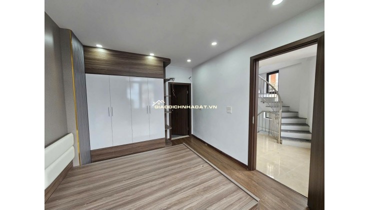 SIÊU PHẨM LONG BIÊN – 6 TẦNG THANG MÁY – LÔ GÓC – Ô TÔ VÀO NHÀ – NHỈNH 9 TỶ