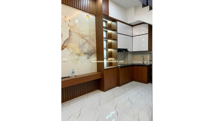 NGÃ TƯ SỞ - OTO QUA NHÀ 3 THOÁNG - 6 TẦNG VỪA Ở VỪA KINH DOANH - CHƯA TỚI 8 TỶ , 7,9 TỶ