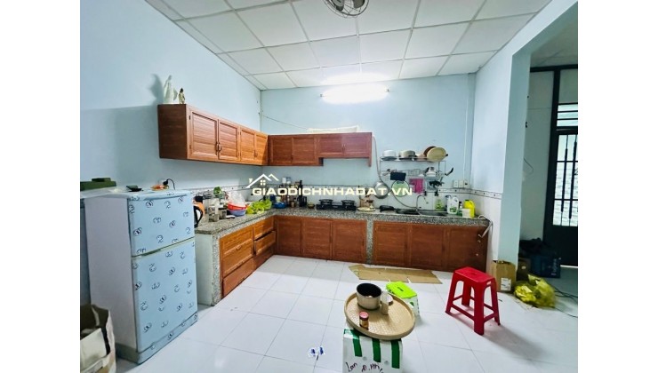 NGAY TAM CHÂU - NHÀ DIỆN TÍCH KHỦNG 100m2 - SÂN TRƯỚC NHÀ SIÊU RỘNG