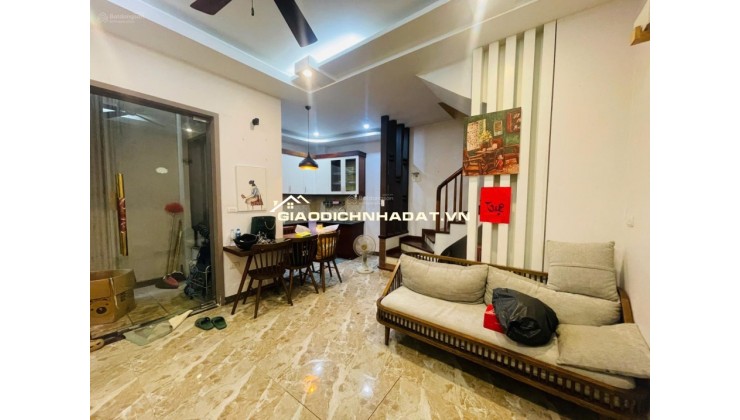 Bán nhà ngõ Trần Duy Hưng, Cầu Giấy, 35m2 x 4 tầng, 3PN, SĐCC, 14.3 tỷ