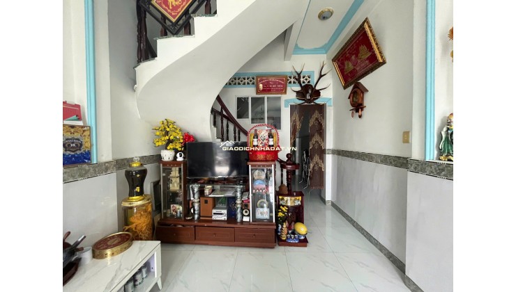 BÁN NHÀ CHÍNH CHỦ: NHỎ, ĐẸP, CHẮC CHẮN, HẺM THÔNG - RỘNG, KDC THÂN THIỆN. LH:0989051114.