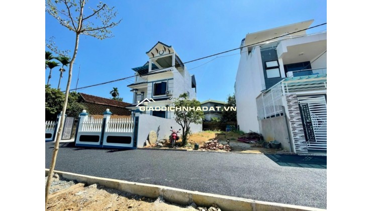 Chính chủ cần tiền trả nợ, bán gấp lô đất 110m full thổ cư sát ĐH FPT và ĐHQG.