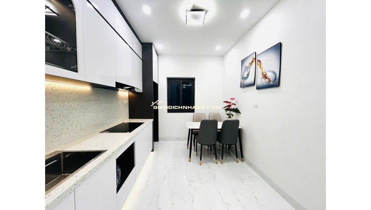 CẦN BÁN NHÀ PHỐ QUAN NHÂN - 33M2 - 5 TẦNG - MT 3.2- GIÁ 8.15 TỶ