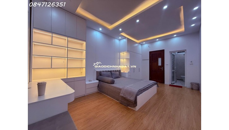 NHÀ ĐẸP QUAN HOA FULL NỘI THẤT XỊN 38m 5T nhà ngõ thông, gần phố, ngập tràn tiện ích