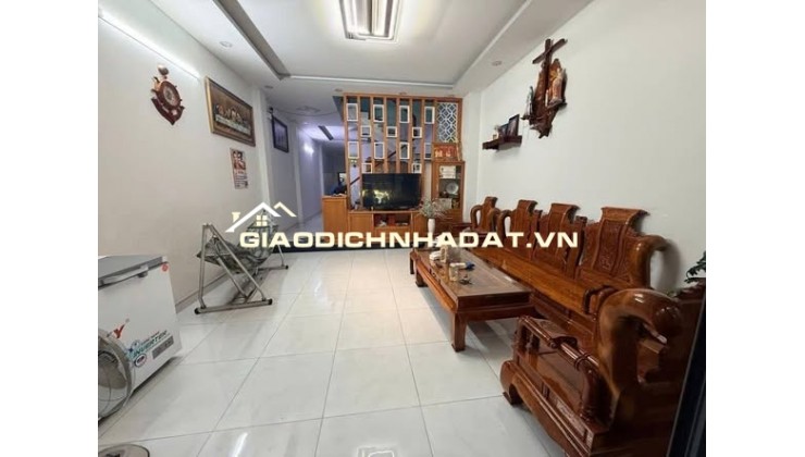 + BÁN NHÀ LÊ VĂN KHƯƠNG QUẬN 12
+ Dt : 4.4m x 15m 63m2
+ Kc : 3 tầng 3pn
+ Giá : 7 Tỷ