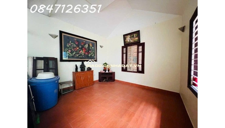 Nhà đẹp phố Cầu Giấy 54m 4T, MT 6.5m, Dân xây cực chắc, 13.9 tỷ