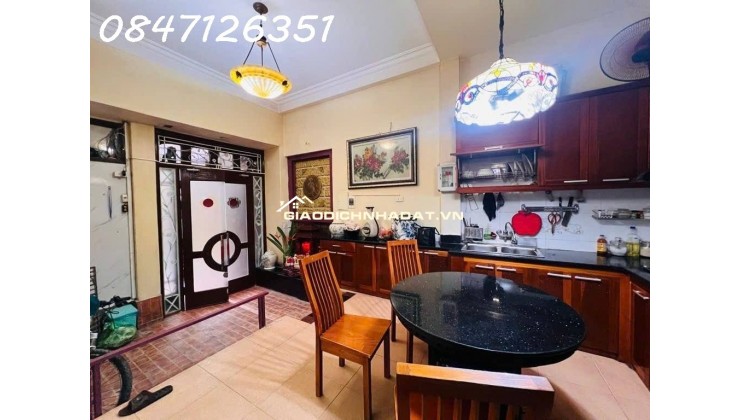 Nhà đẹp phố Cầu Giấy 54m 4T, MT 6.5m, Dân xây cực chắc, 13.9 tỷ