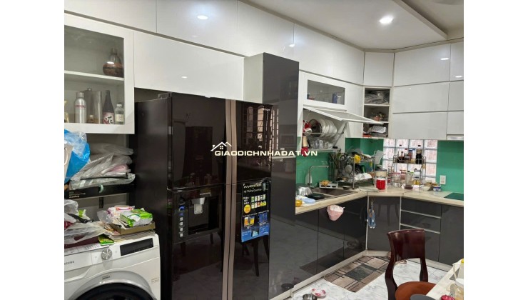 Bán nhà MT 122 Nguyễn Văn Cừ Q1 vị trí siêu đẹp tiện kinh doanh