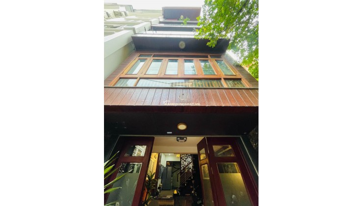 Lõi Lạc Long Quân - Nhà Mới 6 Tầng - Chủ Xây Tâm Huyết Tặng Nội Thất - Ô Tô Tránh - Sổ Vuông Đẹp - Ở Sướng