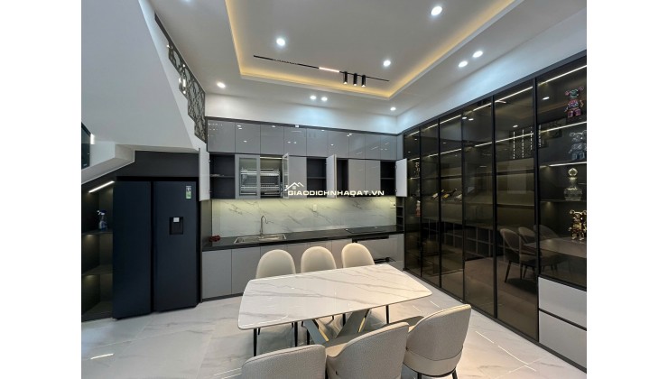 Cần bán gấp nhà 3 tầng đường Trường Chinh, Đà Nẵng - Giá 5,25 tỷ