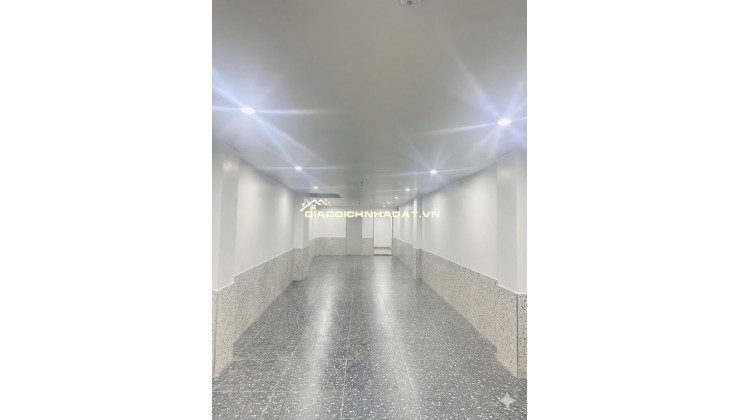 Bán CHDV Quan Nhân gần ôtô, 110m2 - 7T - thang máy, full nội thất mới xịn xò, doanh thu 1.8 tỷ/năm, giá 26.9 tỷ