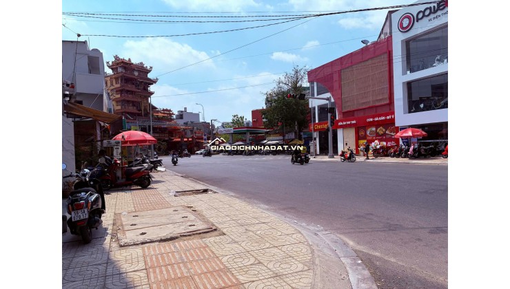  Đất Nơ Trang Long – ngang 7m x 20  – 18.6 tỷ, đang làm dãy trọ tiện xây