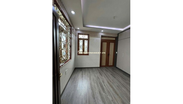 LÊN SÓNG NHÀ ĐẸP XE HƠI ĐẬU CỬA