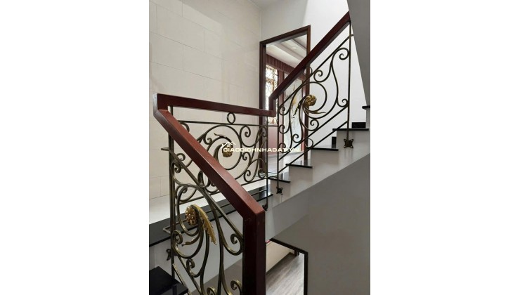 LÊN SÓNG NHÀ ĐẸP XE HƠI ĐẬU CỬA