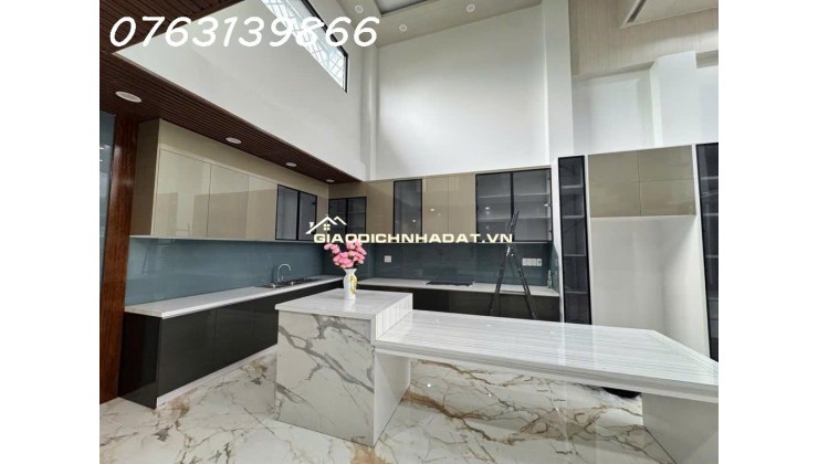 HIẾM ! HƠN 9 TỶ- NHÀ PHỐ CAO CẤP CÓ HỒ BƠI- THANG MÁY- NGANG 7 x 14- GẦN TRƯỜNG QUỐC TẾ AISVN.