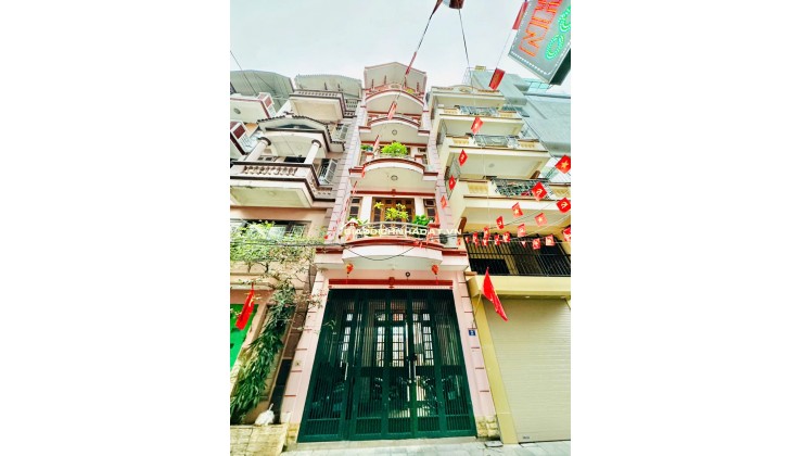 Bán nhà phân lô Đỗ Quang – 45m2, 5 tầng, mặt tiền rộng – cách phố 10m – kinh doanh tốt