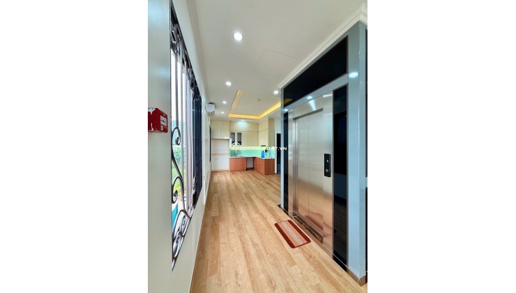 Nhà Lô góc Trần Vĩ_Ô tô vỉa hè rộng_73m2 6T Thang máy_KD Đỉnh_Ở Sướng