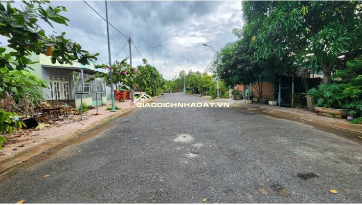 CHÍNH CHỦ BÁN ĐẤT KHU DÂN CƯ BÀ XÁN - DT100M2  - SHR - 21 TRIỆU/ M2. LH:0932234469