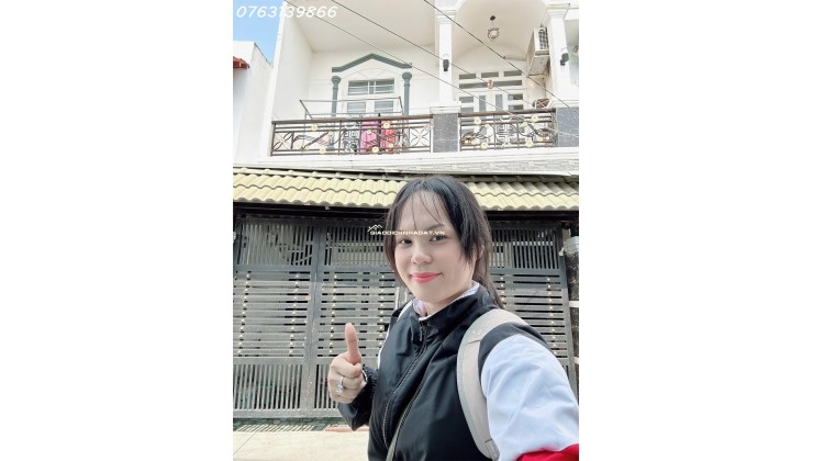 CHI 5. x TỶ- NHÀ 3 TẦNG- GẦN hOÀNG QUỐC VIỆT- HXH 6M- NGANG 5.5M- 2 LẦU- HOÀN CÔNG.