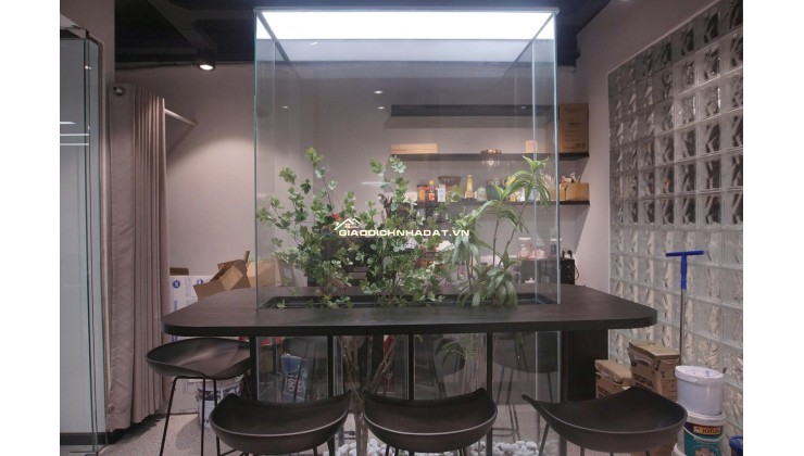 SANG MẶT BẰNG VĂN PHÒNG 80M2 ĐANG THUÊ Ở MẶT TIỀN ĐƯỜNG NGUYỄN CẢNH CHÂN Q1. LH:0765777099.