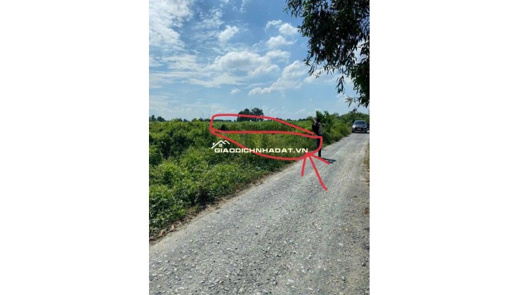 KẸT  TIỀN CẦN BÁN LÔ ĐẤT 2 MẶT TIỀN :DT 8M X 86= 688M2 CHỈ 1.6 TỶ. LH:0903198949.