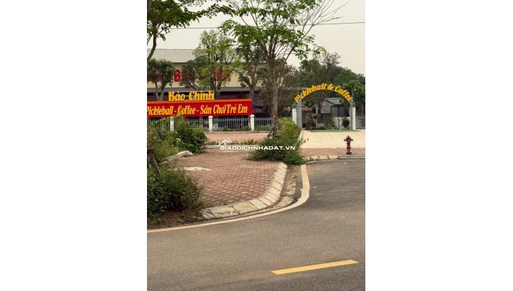 Bí mật lô đất 100m2 gần Quốc Lộ 21, khu vực trung tâm Hòa Lạc. Phù hợp xây trọ, đầu tư sinh lời, kết nối Metro 5 – Quốc Lộ 21. Liên hệ xem đất ngay.