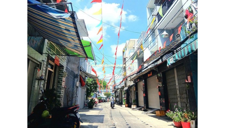 NHÀ LÒ GỐM - P5 Q6 - HẺM XE HƠI 5M. GIÁ 6 TỶ 380 TL. LH:0905828258.