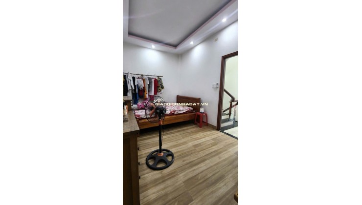 Nhà 4 tầng sát MT Hà Huy Giáp – giáp Gò Vấp