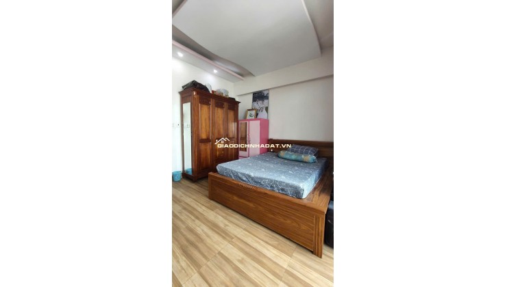 Nhà 4 tầng sát MT Hà Huy Giáp – giáp Gò Vấp